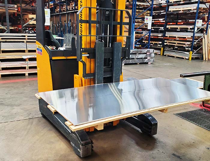 We guillotine our aluminium sheets inhouse to exact sizes.