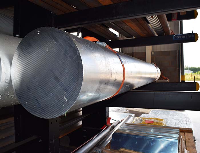 Aluminium-Rundstangen Unser Lagerbestand an Aluminium-Rundstangen umfasst verschiedene Güteklassen und Durchmesser.