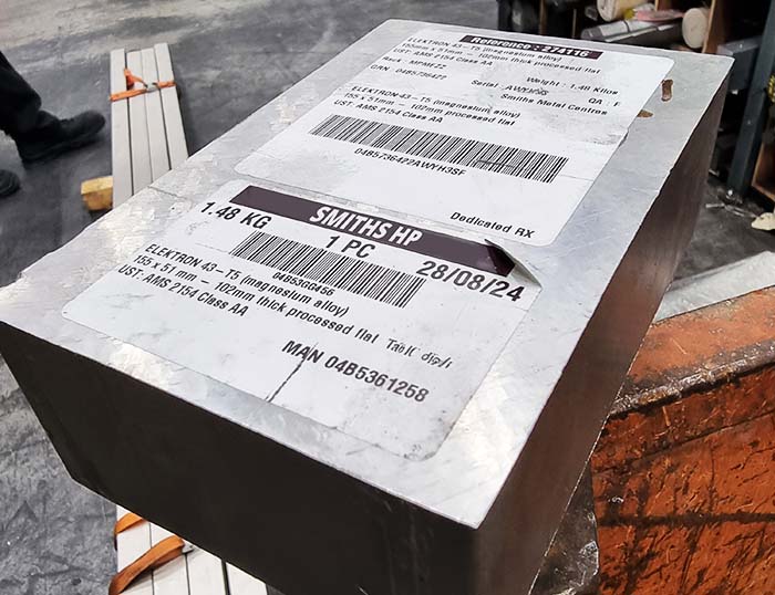 Wir führen ein beeindruckendes Sortiment an Magnesiumplatten in verschiedenen Güten und Stärken.