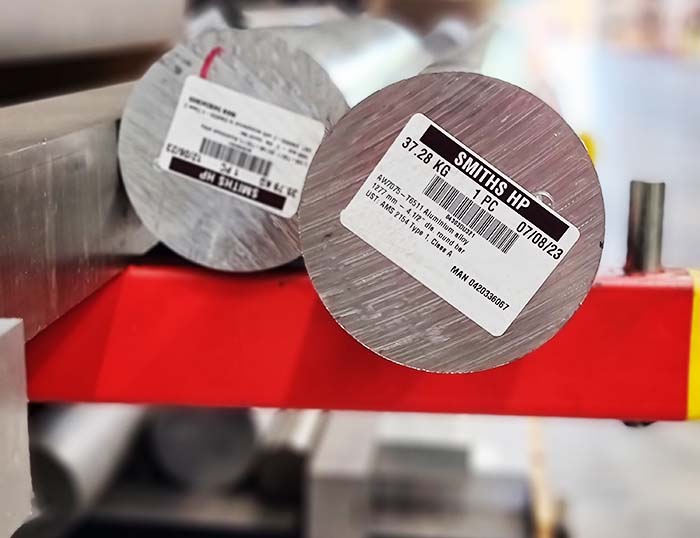 Alle unsere Produkte sind mit einem einzigartigen Barcode versehen, der eine lückenlose Rückverfolgbarkeit während der gesamten Zeit in unserer Obhut gewährleistet.