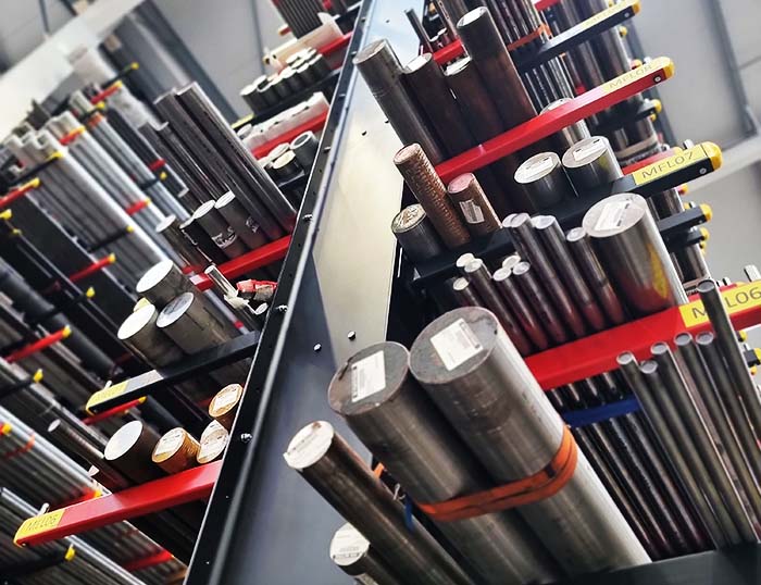 Lagerbestand Wir sind Experten für das Materialmanagement im Motorsportbereich.