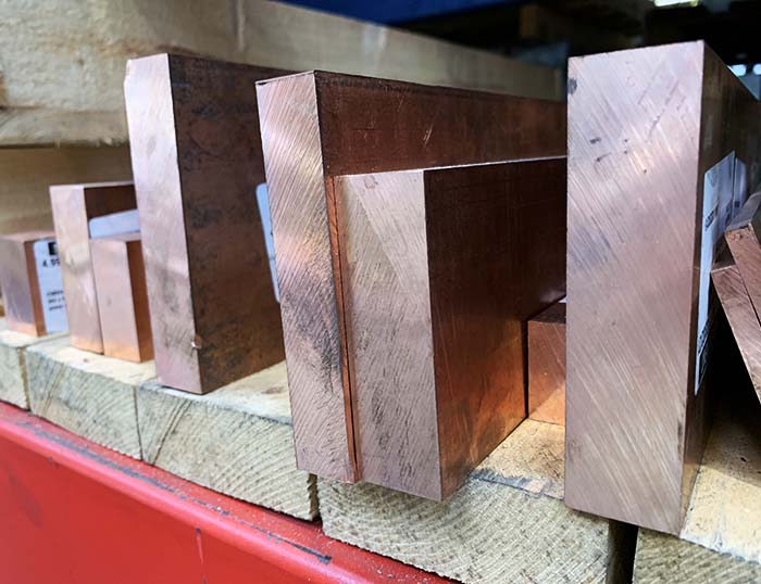 Laiton & Plaques de cuivre Notre stock comprend des plaques d'alliage de cuivre de différentes qualités et épaisseurs.