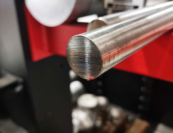 Barres rondes Nos services de découpe garantissent que vos barres rondes en acier inoxydable sont coupées à la longueur exacte,