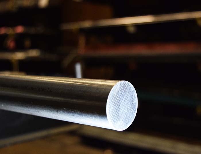 Barres rondes Nous sommes spécialisés dans la fourniture de barres rondes en titane à l'industrie du sport automobile.