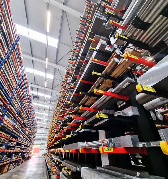 Chaque produit est soigneusement sélectionné pour être utile à l'ingénierie et à la conception des sports motorisés.