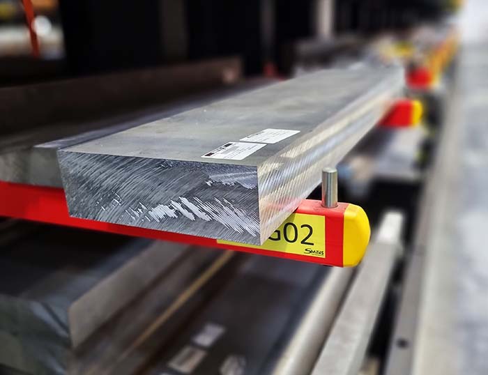 Appartement Nos barres plates en aluminium sont idéales pour supporter de lourdes charges.