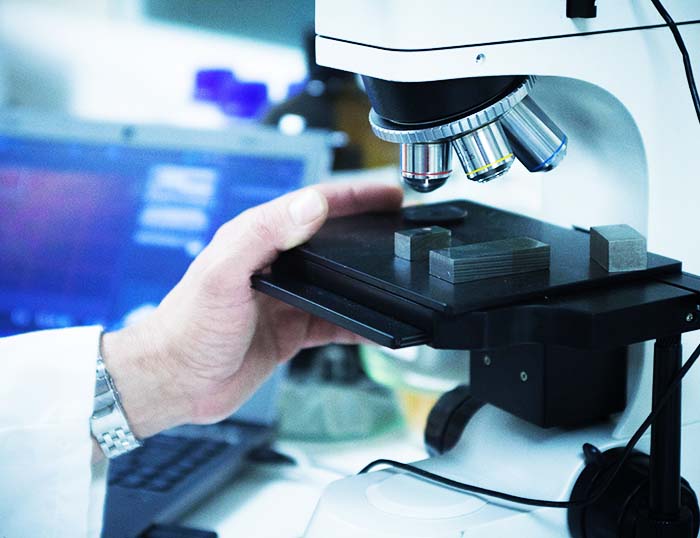 Notre laboratoire UKAS s'appelle Smiths Technical Services et propose une gamme étendue de tests.