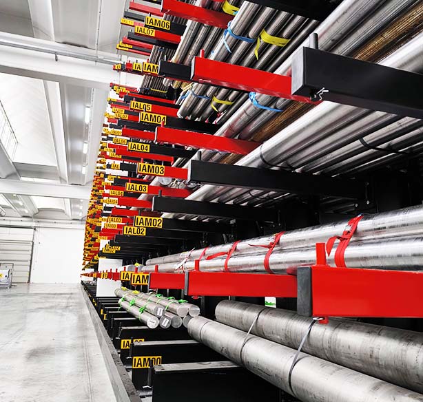 Forniamo materiali ingegneristici avanzati, tra cui leghe e materie plastiche, al mercato globale degli sport motoristici.